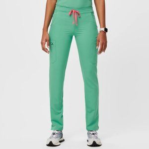 FIGS Yola Skinny Scrub Pants in Surgical Green